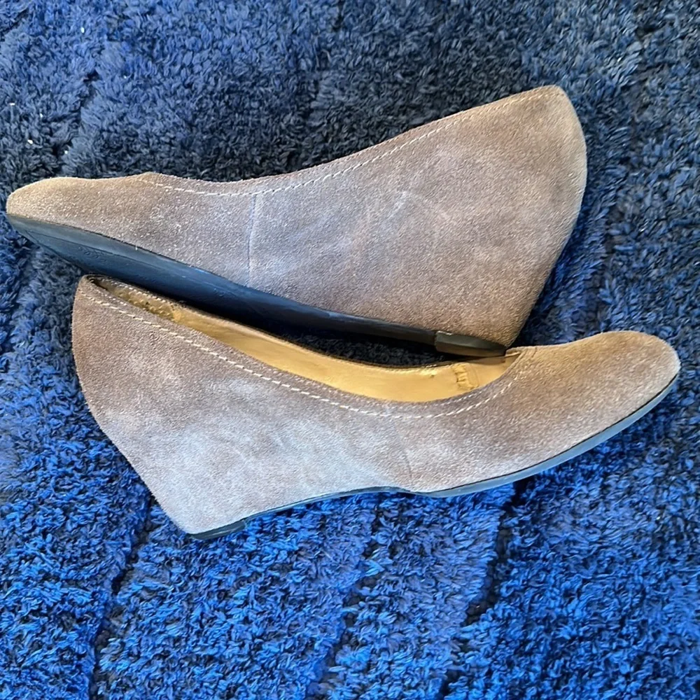 Franco Sarto caramel colored shade wedges - size 7.5
